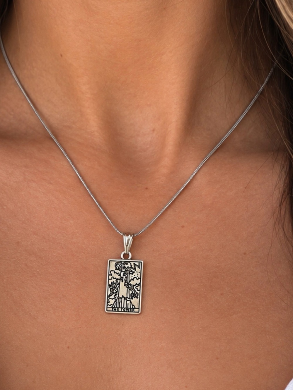 🔮 Tarot Card Necklace - Tower